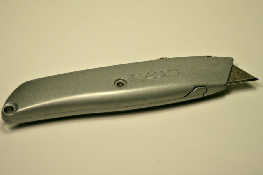 Cutter retractable professionnel en metal